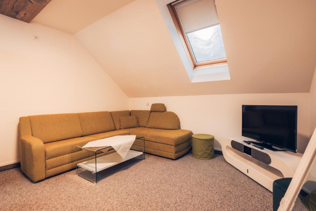 Hotel Samerhof Tröpolach エクステリア 写真